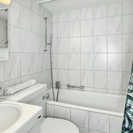 - Crown 32 아파트 *